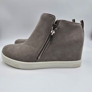 Torrid Perforated Wedge Sneakers – Gray, Size 11.5W, NWT